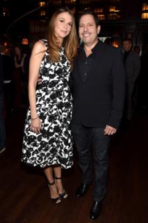 Sutton Foster feet photo thumbnail