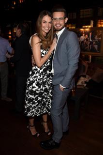 Sutton Foster feet photo thumbnail