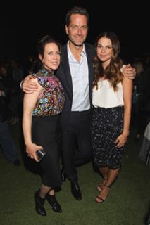 Sutton Foster feet photo thumbnail