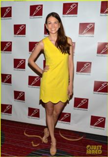 Sutton Foster feet photo thumbnail