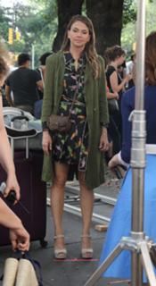 Sutton Foster feet photo thumbnail