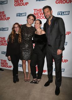 Sutton Foster feet photo thumbnail