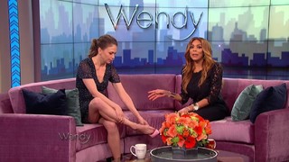 Sutton Foster feet photo thumbnail