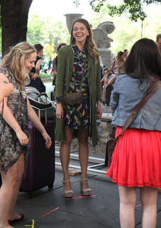 Sutton Foster feet photo thumbnail