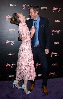 Sutton Foster feet photo thumbnail