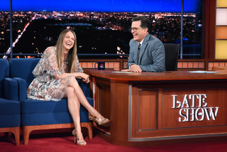 Sutton Foster feet photo thumbnail