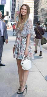 Sutton Foster feet photo thumbnail