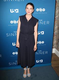 Sutton Foster feet photo thumbnail