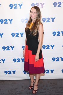 Sutton Foster feet photo thumbnail