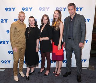 Sutton Foster feet photo thumbnail