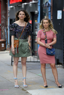 Sutton Foster feet photo thumbnail