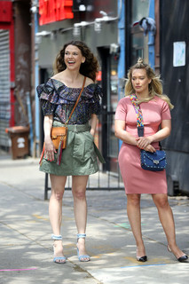 Sutton Foster feet photo thumbnail