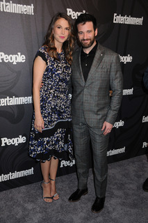 Sutton Foster feet photo thumbnail