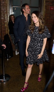 Sutton Foster feet photo thumbnail