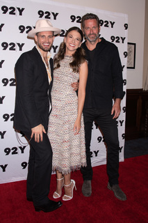 Sutton Foster feet photo thumbnail