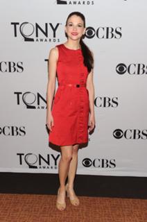 Sutton Foster feet photo thumbnail