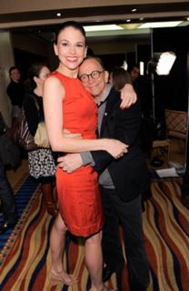 Sutton Foster feet photo thumbnail