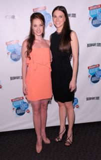 Sutton Foster feet photo thumbnail