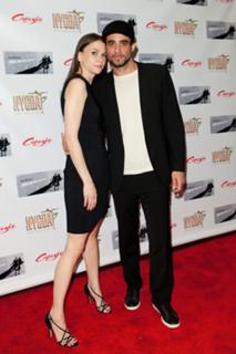 Sutton Foster feet photo thumbnail