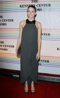 Sutton Foster feet photo thumbnail