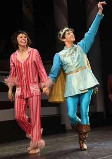 Sutton Foster feet photo 10