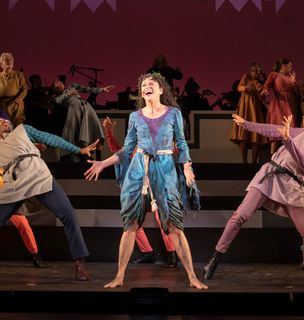 Sutton Foster feet photo 8