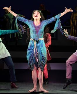 Sutton Foster feet photo 7