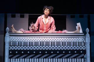 Sutton Foster feet photo 2