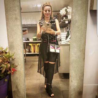 Suzan Najm Aldeen feet photo 4