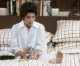 Suzanne Pleshette feet photo thumbnail