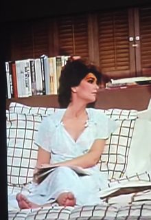 Suzanne Pleshette feet photo thumbnail