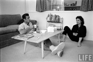 Suzanne Pleshette feet photo thumbnail