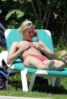 Suzanne Shaw feet photo 6