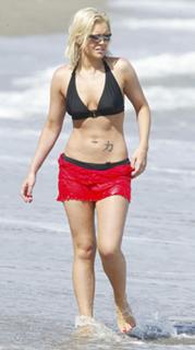Suzanne Shaw feet photo 11