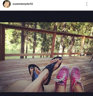 Suzanne Snyder feet photo 14