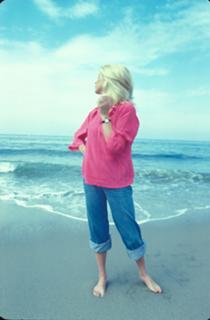 Suzanne Somers feet photo thumbnail