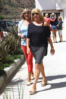 Suzanne Somers feet photo thumbnail
