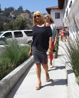 Suzanne Somers feet photo thumbnail