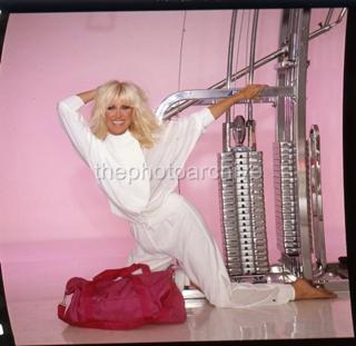 Suzanne Somers feet photo thumbnail