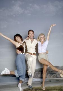 Suzanne Somers feet photo thumbnail