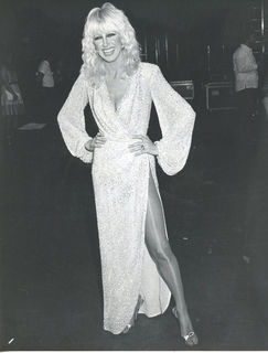 Suzanne Somers feet photo thumbnail