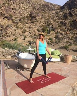 Suzanne Somers feet photo thumbnail