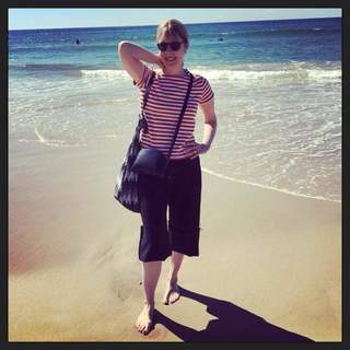 Suzanne Vega feet photo 3