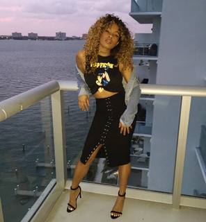 Suzette James feet photo 8