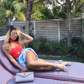 Suzette James feet photo 17