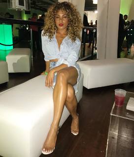 Suzette James feet photo 17