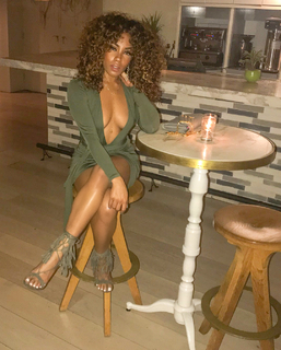 Suzette James feet photo 5