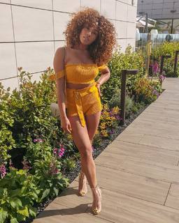 Suzette James feet photo 9