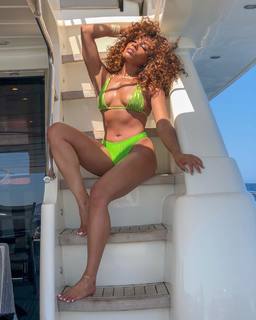 Suzette James feet photo 20