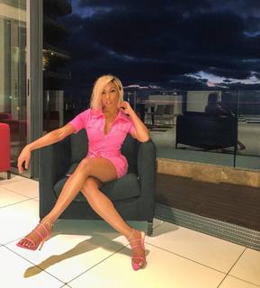 Suzette James feet photo 17